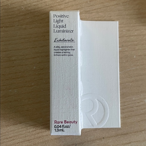 Rare Beauty Liquid Luminizer - Picture 7 of 7